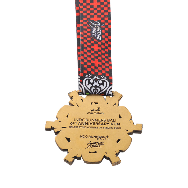 Fiocco di neve Pallacanestro femminile Squadra artistica All-Around Singolo Badminton Medaglie Golden Globe