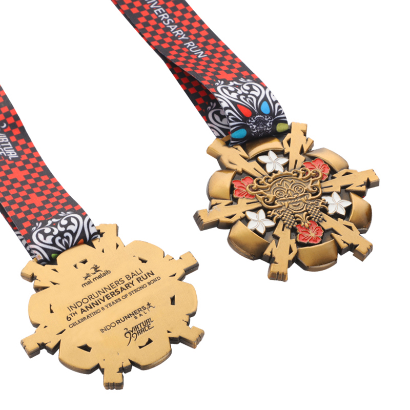 Fiocco di neve Pallacanestro femminile Squadra artistica All-Around Singolo Badminton Medaglie Golden Globe