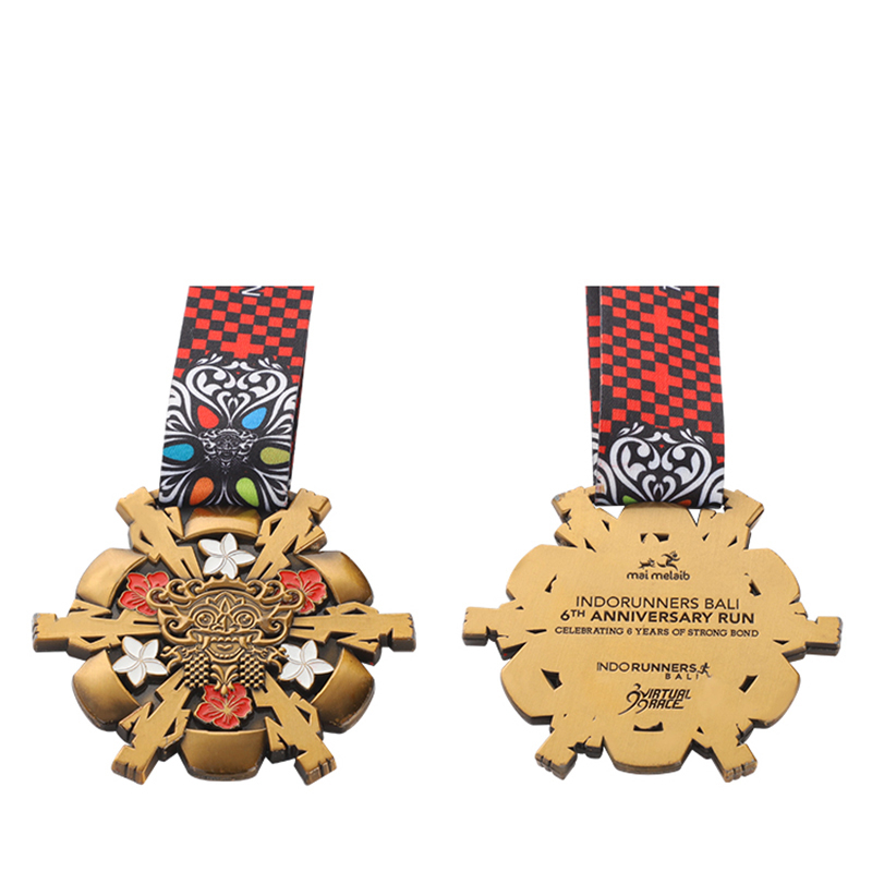 Fiocco di neve Pallacanestro femminile Squadra artistica All-Around Singolo Badminton Medaglie Golden Globe